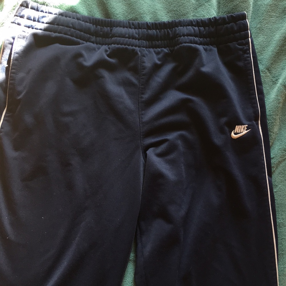 NIKE SPORTSWEAR SWEATPANTS!